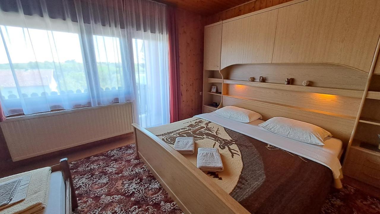 Family Puskaric Hotel Slunj Eksteriør billede